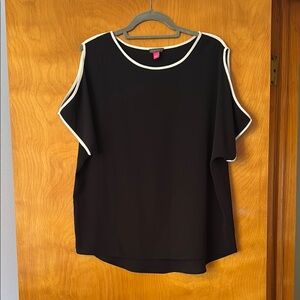 NWOT Vince Camuto Open Shoulder Black and White Women's Top